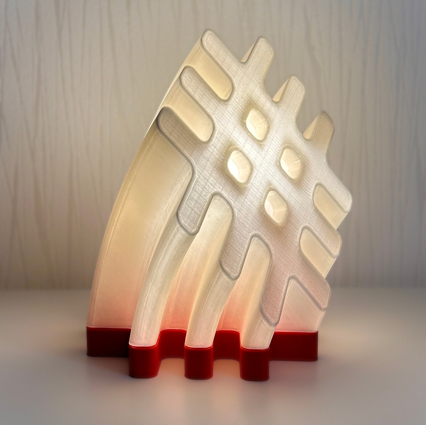 3D spausdinta LED lempa – Akas Zīme