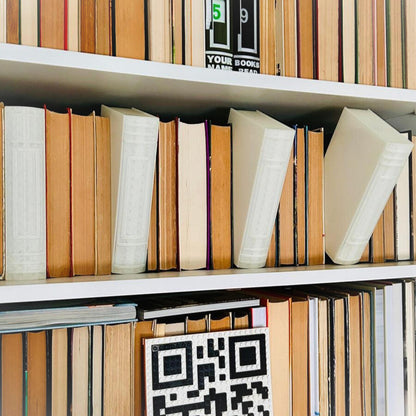 Šviestuvas „KNYGA“ Jūsų bibliotekai 